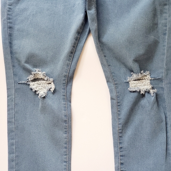 Boohoo Plus Size Distress Knee Stretch Skinny Jean Size 16 - Picture 7 of 8